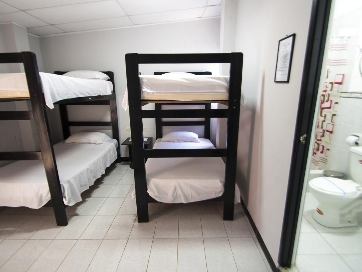 Jer'S Hostal Tumbes Esterno foto