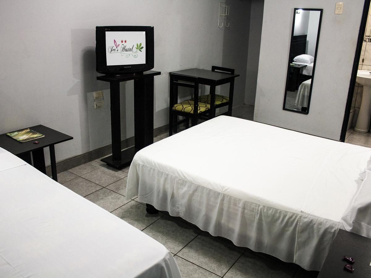 Jer'S Hostal Tumbes Esterno foto