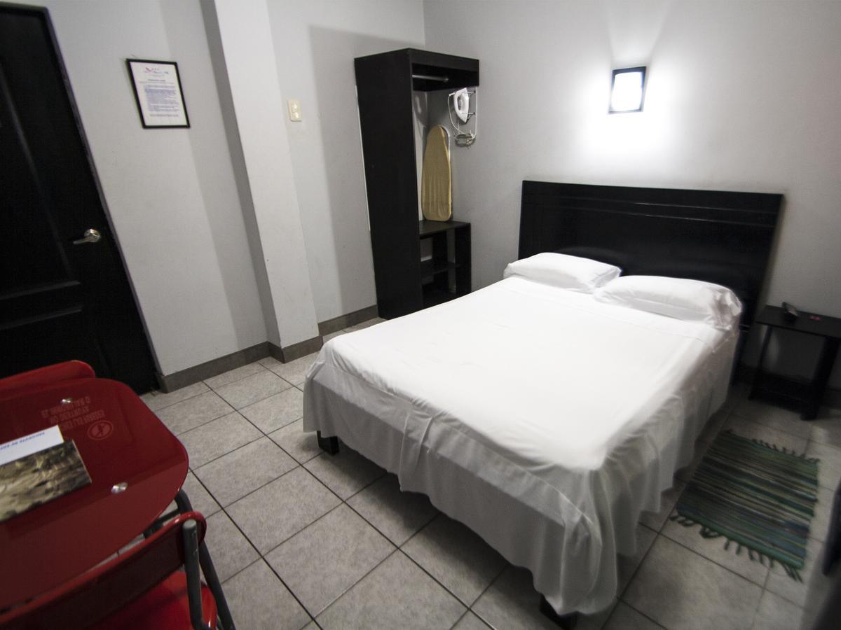 Jer'S Hostal Tumbes Esterno foto