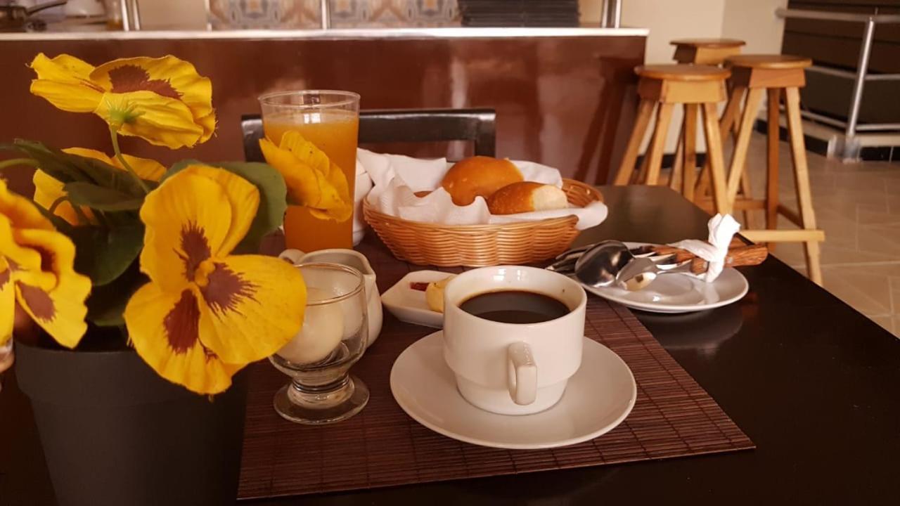 Jer'S Hostal Tumbes Esterno foto
